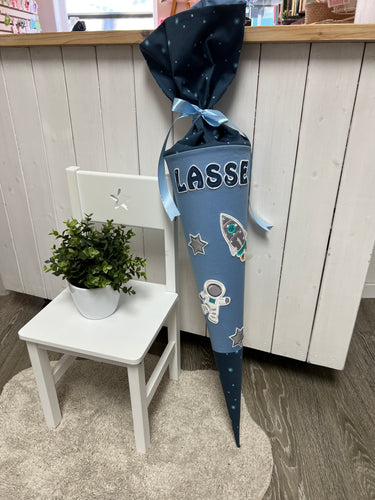 Schultüte Weltall mit reflektierenden Sternchen passend zum kobärnikus